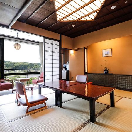 Yamashiro Onsen Miyabi No Yado Kaga Hyakumangoku Hotel Екстериор снимка