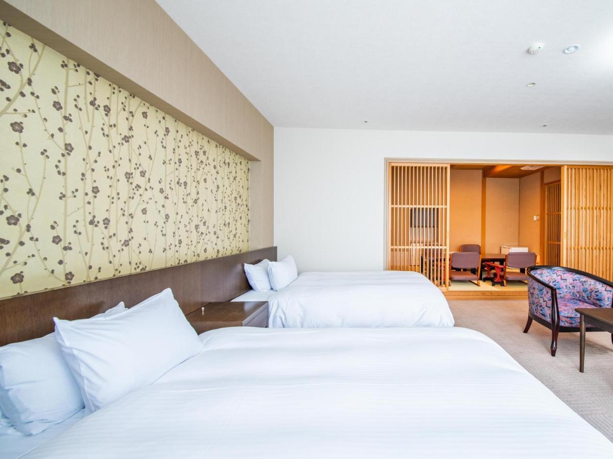 Yamashiro Onsen Miyabi No Yado Kaga Hyakumangoku Hotel Екстериор снимка