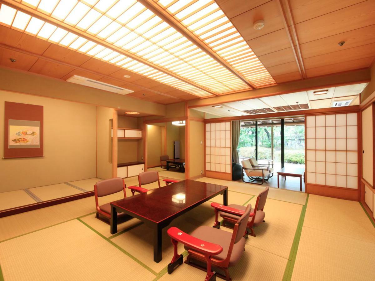 Yamashiro Onsen Miyabi No Yado Kaga Hyakumangoku Hotel Екстериор снимка