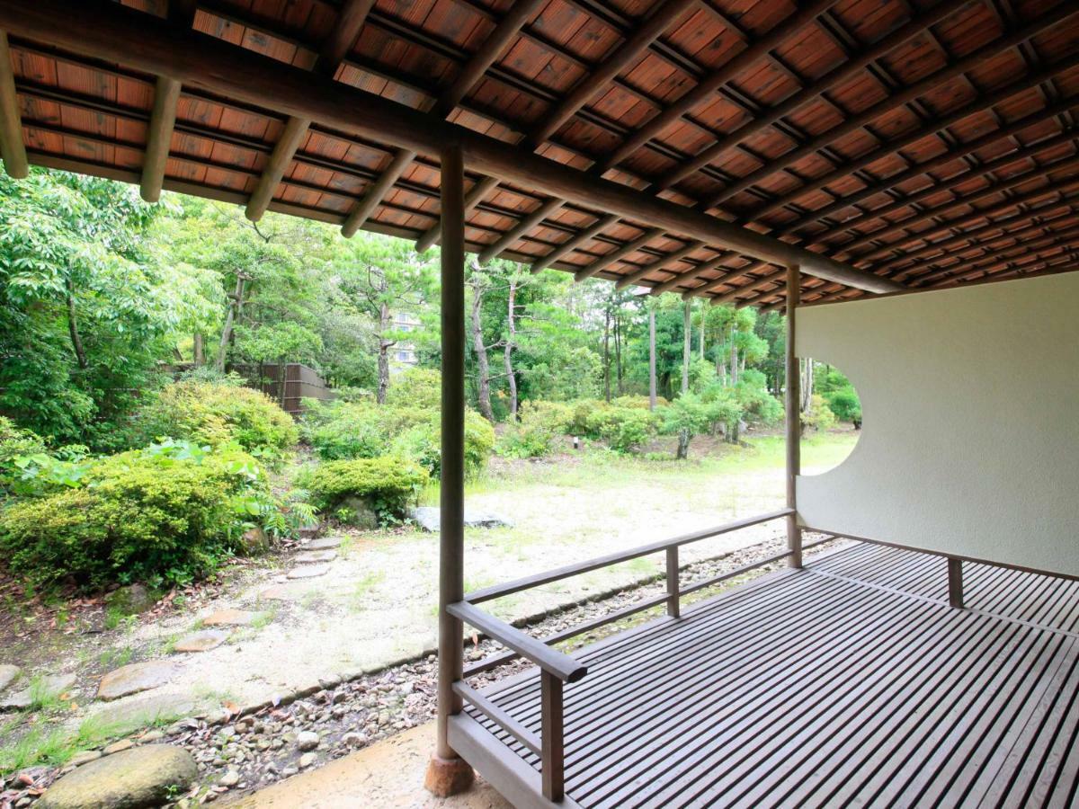 Yamashiro Onsen Miyabi No Yado Kaga Hyakumangoku Hotel Екстериор снимка
