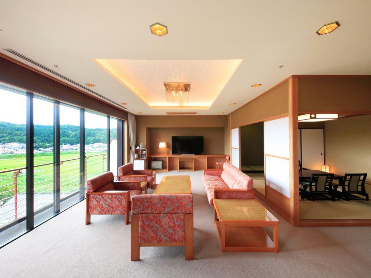 Yamashiro Onsen Miyabi No Yado Kaga Hyakumangoku Hotel Екстериор снимка