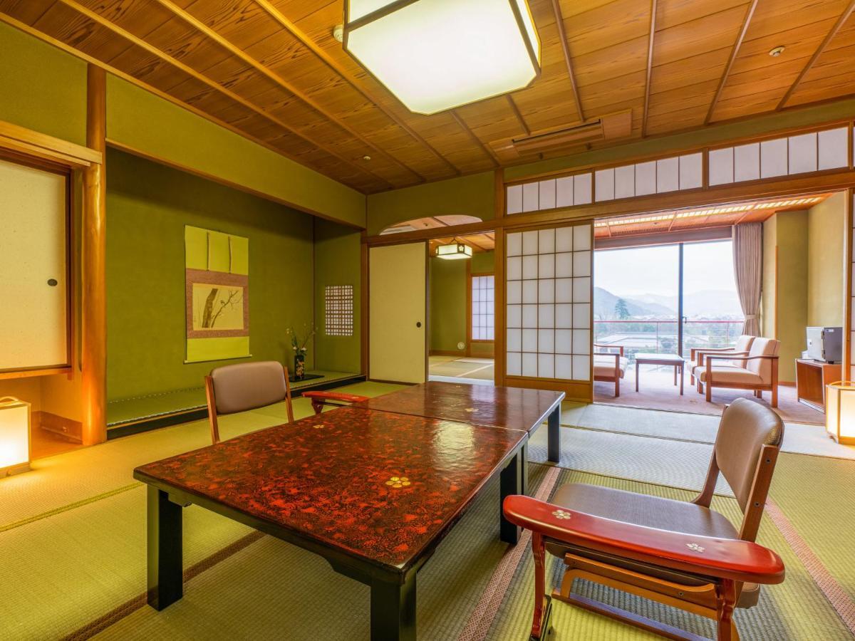 Yamashiro Onsen Miyabi No Yado Kaga Hyakumangoku Hotel Екстериор снимка
