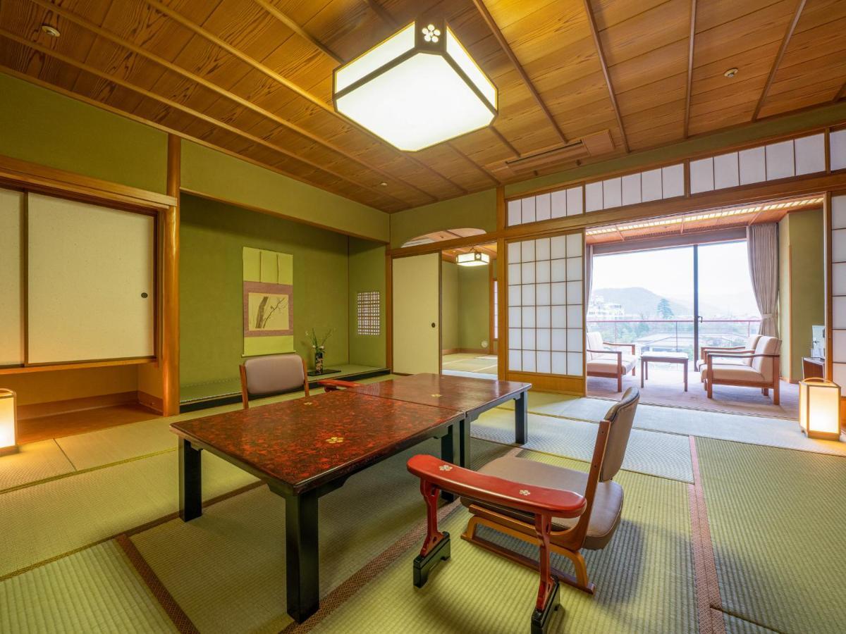 Yamashiro Onsen Miyabi No Yado Kaga Hyakumangoku Hotel Екстериор снимка